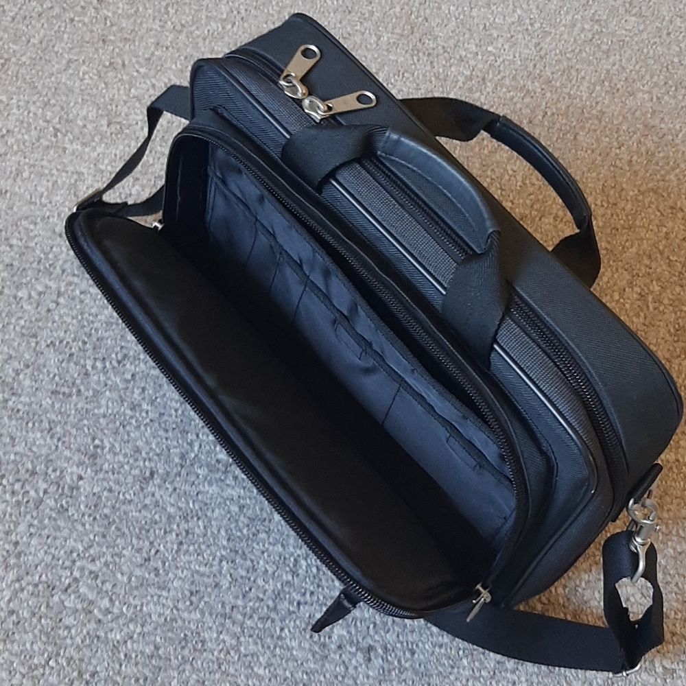 Icon Briefcase/Lap Top Computer Bag - Picture 9 of 14